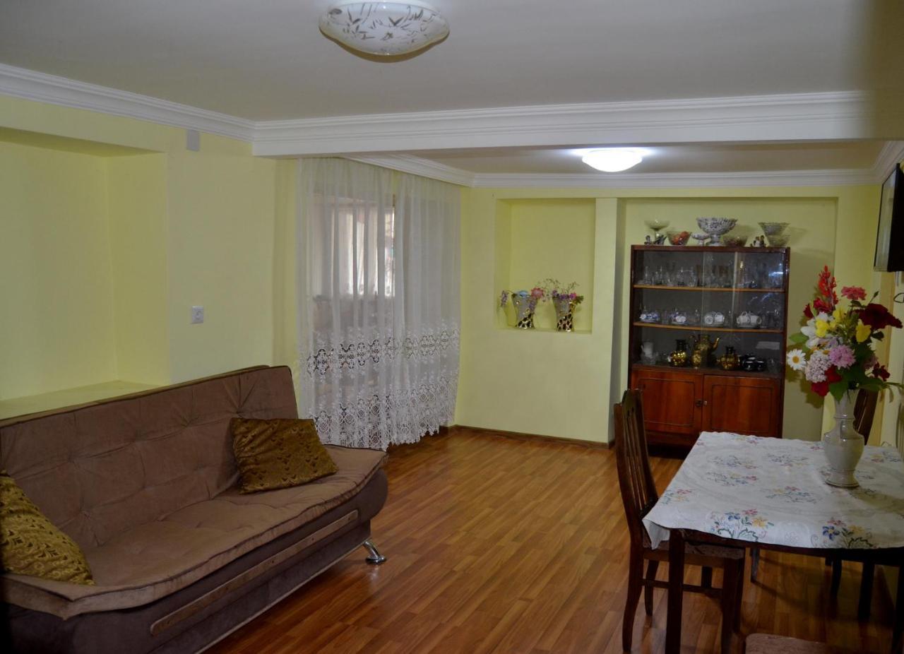 Nunu'S Guesthouse Tskaltubo Εξωτερικό φωτογραφία