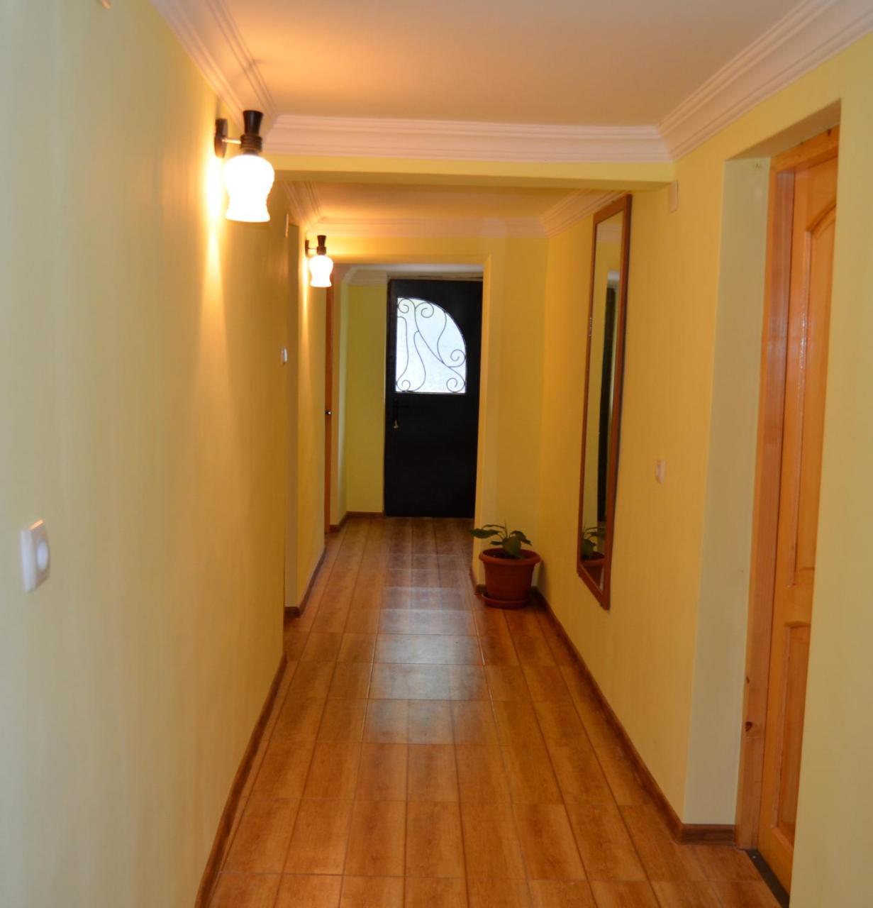 Nunu'S Guesthouse Tskaltubo Εξωτερικό φωτογραφία