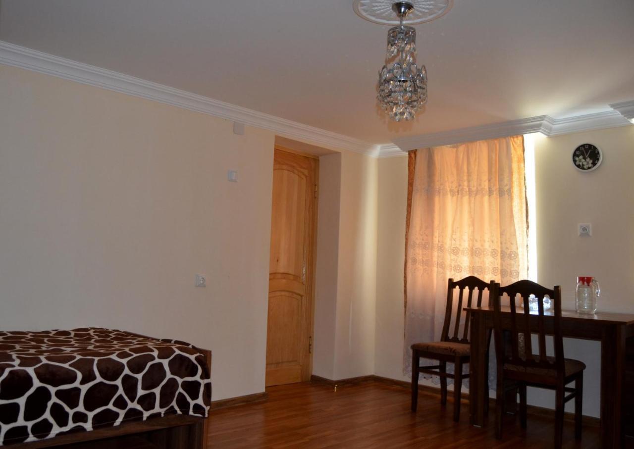Nunu'S Guesthouse Tskaltubo Εξωτερικό φωτογραφία